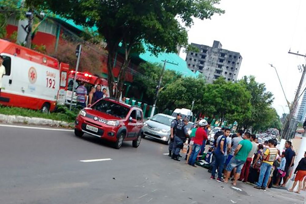 Motoqueiro bateu na traseira de uma picape Motoqueiro ainda foi atendido pelo Samu, mas morreu no local