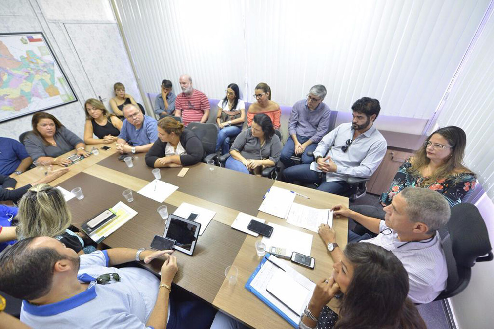 Acordo é o primeiro em que o governo aceita assinar documento-compromisso Acordo evita paralisação do sistema de saúde