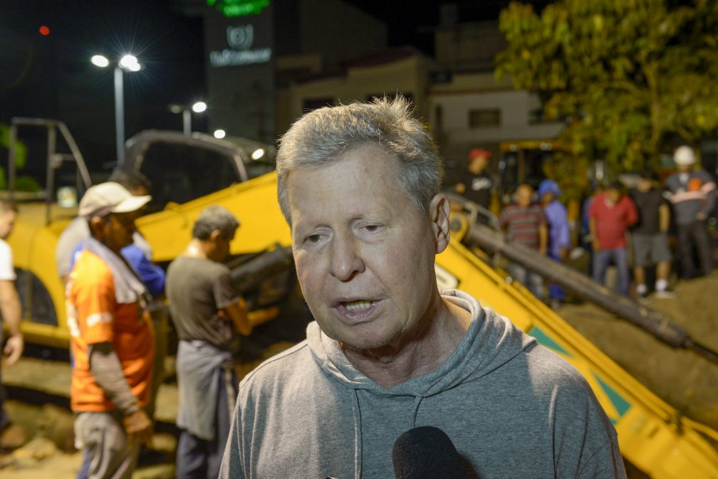O prefeito de Manaus, Arthur Virgílio Neto O prefeito de Manaus, Arthur Virgílio Neto, anunciou obra de drenagem na avenida Djalma Batista
