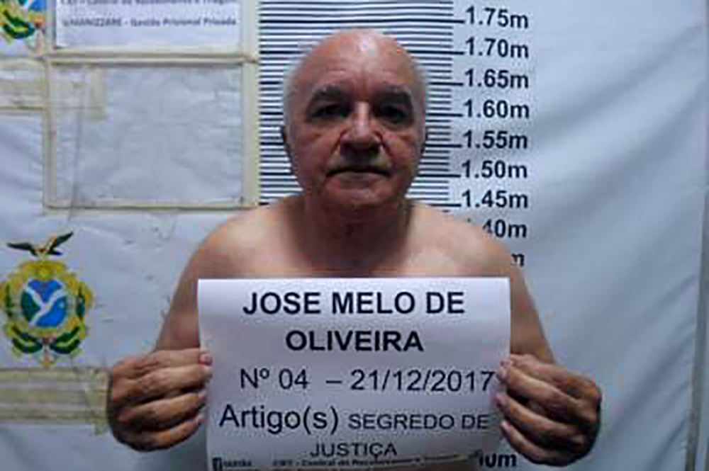 Melo foi solto por causa das algemas e fotos Melo foi solto por causa das algemas e fotos