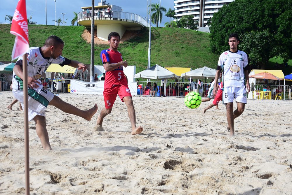 A 1ª Taça Amazonas de Beach Soccer vai premiar o campeão com troféu e medalhas, além de um jogo de equipamento com 15 blusas e 15 calções