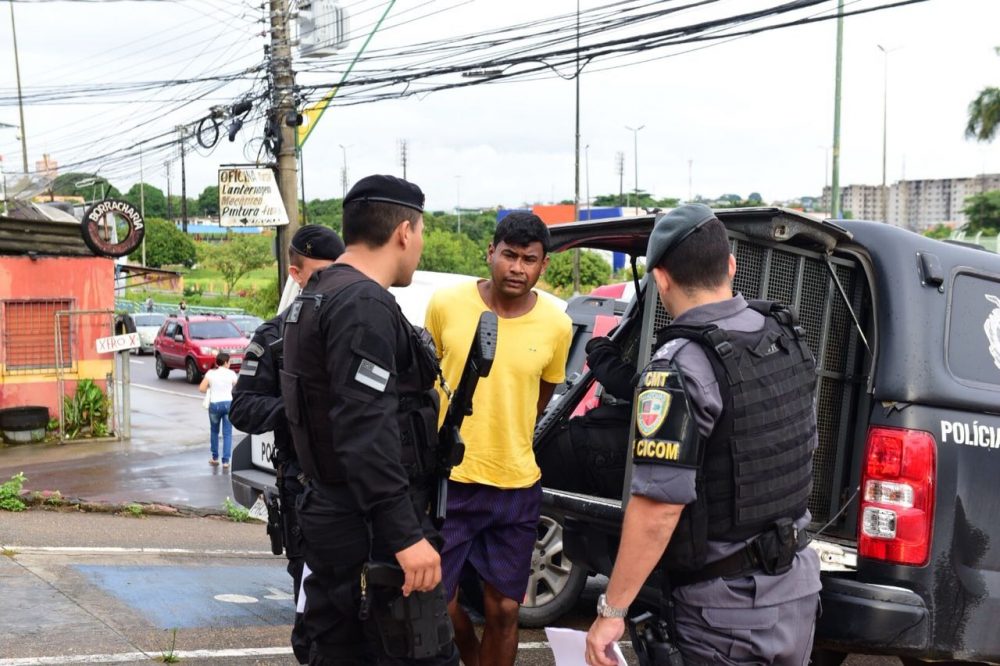 Opera&ccedil;&atilde;o Alegoria Proibida nas ruas