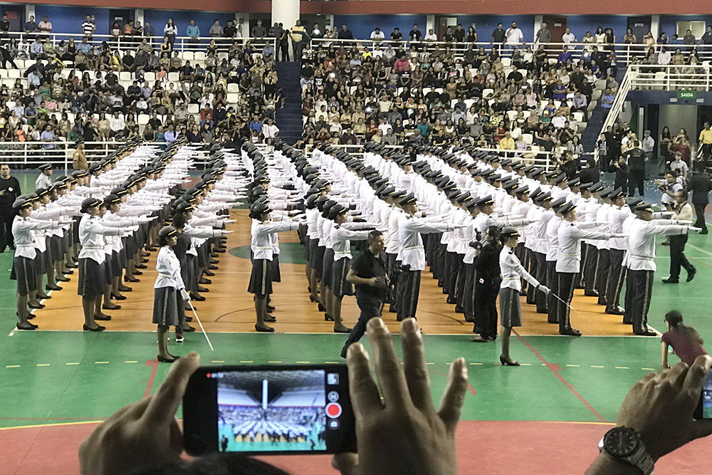 Colégios da PM liberam alunos mais cedo Colégios da PM liberam alunos mais cedo