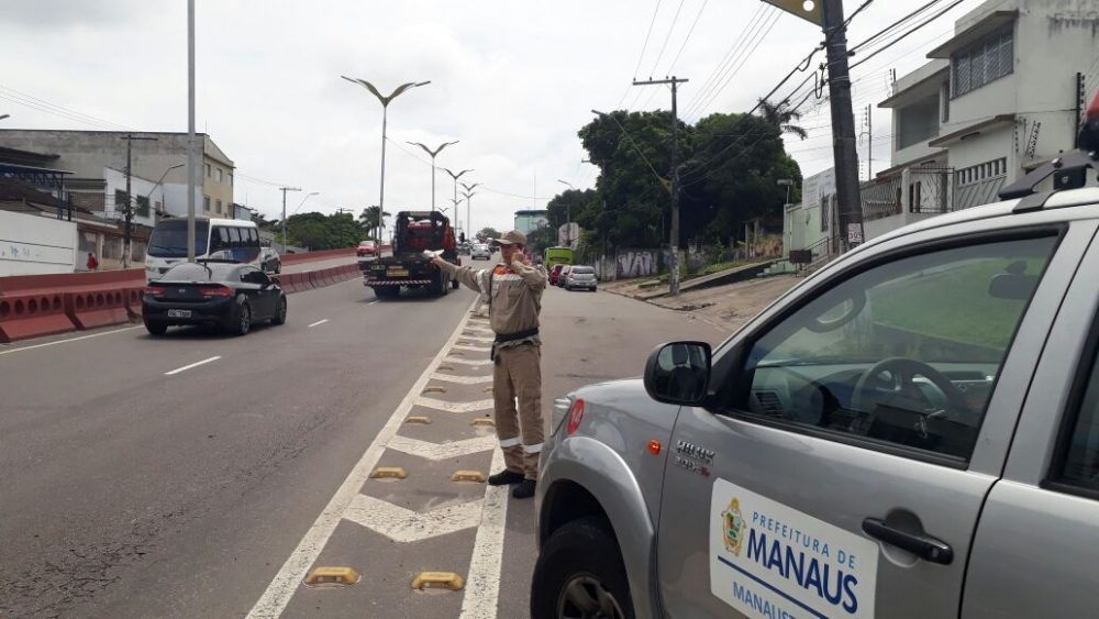 Terminal &eacute; interditado pelos &ocirc;nibus