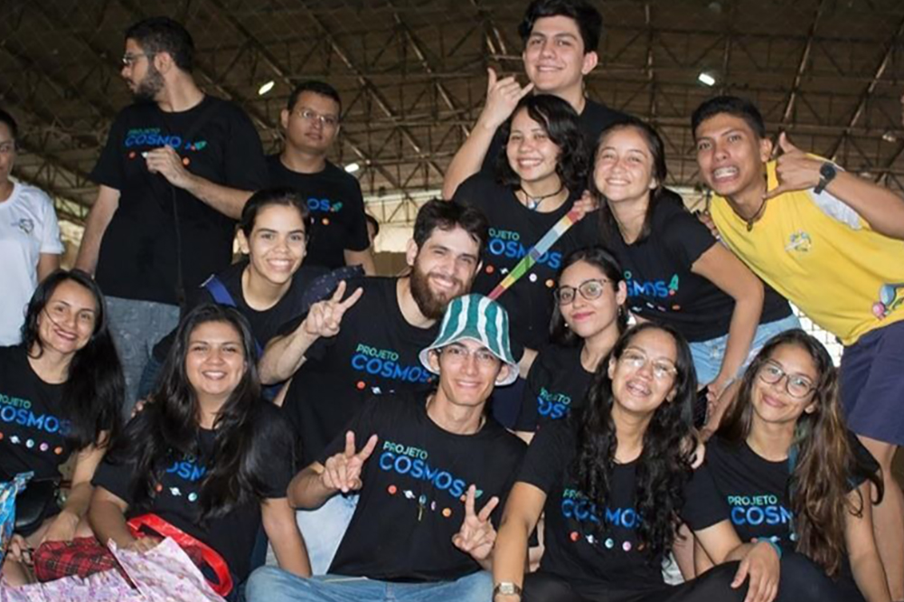 Projeto Cosmos de estudantes universitários Projeto Cosmos de estudantes universitários