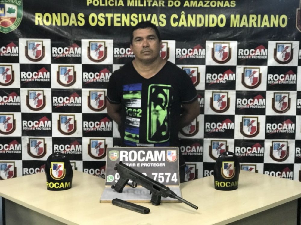 Marcio usava tornozeleira eletrônica e portava uma submetralhadora Marcio usava tornozeleira eletrônica e portava uma submetralhadora
