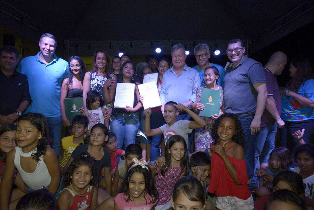 Moradores do Residencial beneficiados com a isenção Moradores do Residencial beneficiados com a isenção
