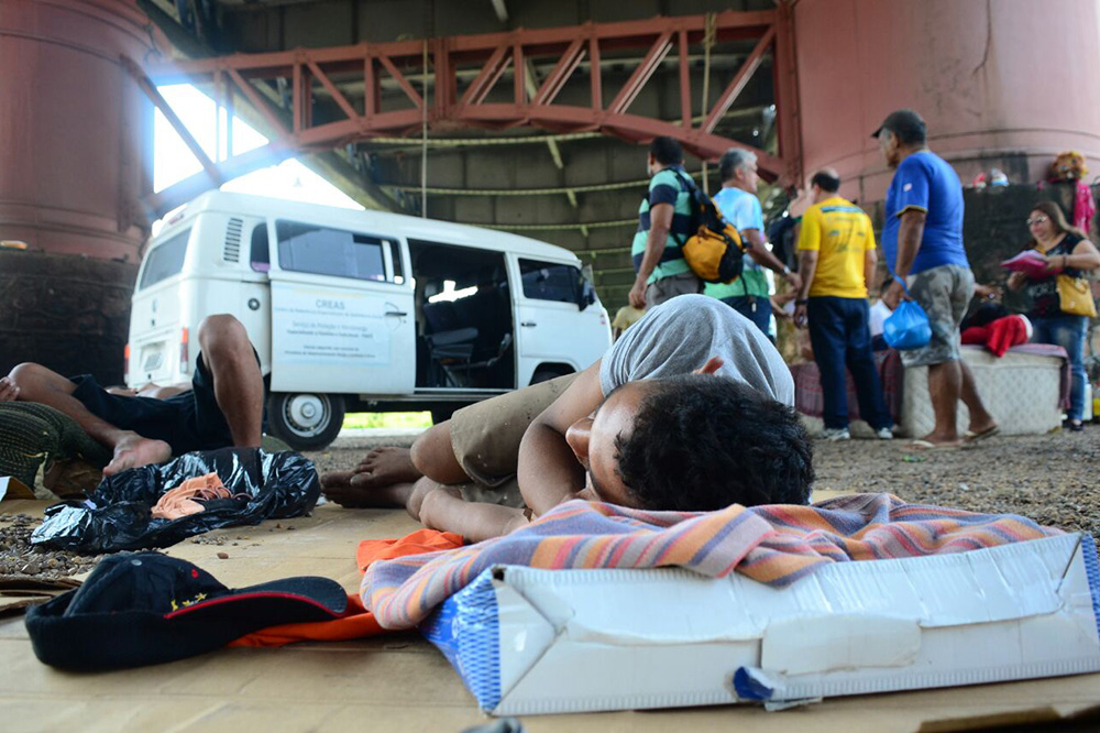 Ação com indenização de R$ 2 milhões obriga governos a protegerem pessoas em situação de rua no AM Ação com indenização de R$ 2 milhões obriga governos a protegerem pessoas em situação de rua no AM