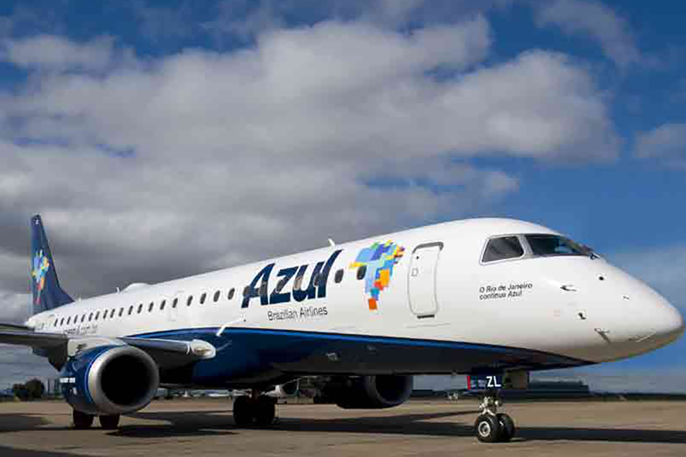 Avi&atilde;o da Azul faz pouso de emerg&ecirc;ncia em Manaus ap&oacute;s colidir com p&aacute;ssaros