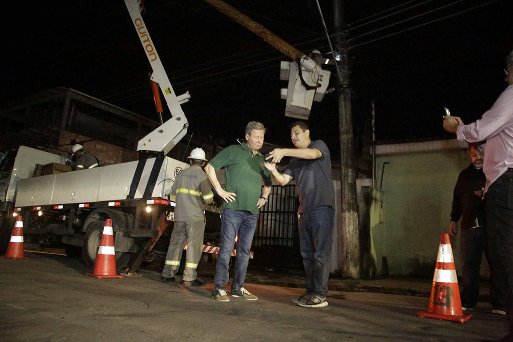 Ruas do Alfredo Nascimento ganham iluminação de Led Portal do Marcos
