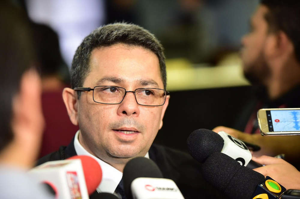 Governador anuncia vice Governador anuncia vice