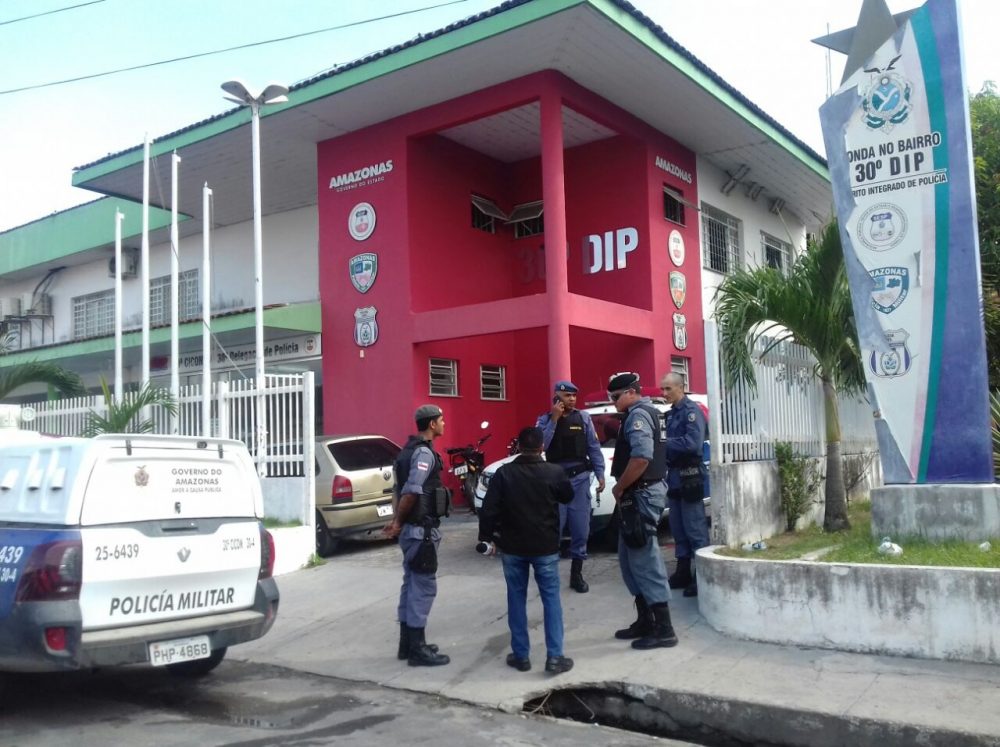 Pol&iacute;cia desarticulou laborat&oacute;rio de drogas e prendeu quatro pessoas