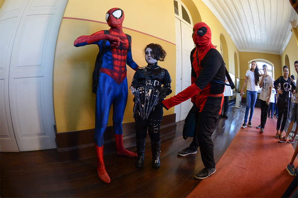 Cosplayers manauaras marcam presença na primeira noite do Games
