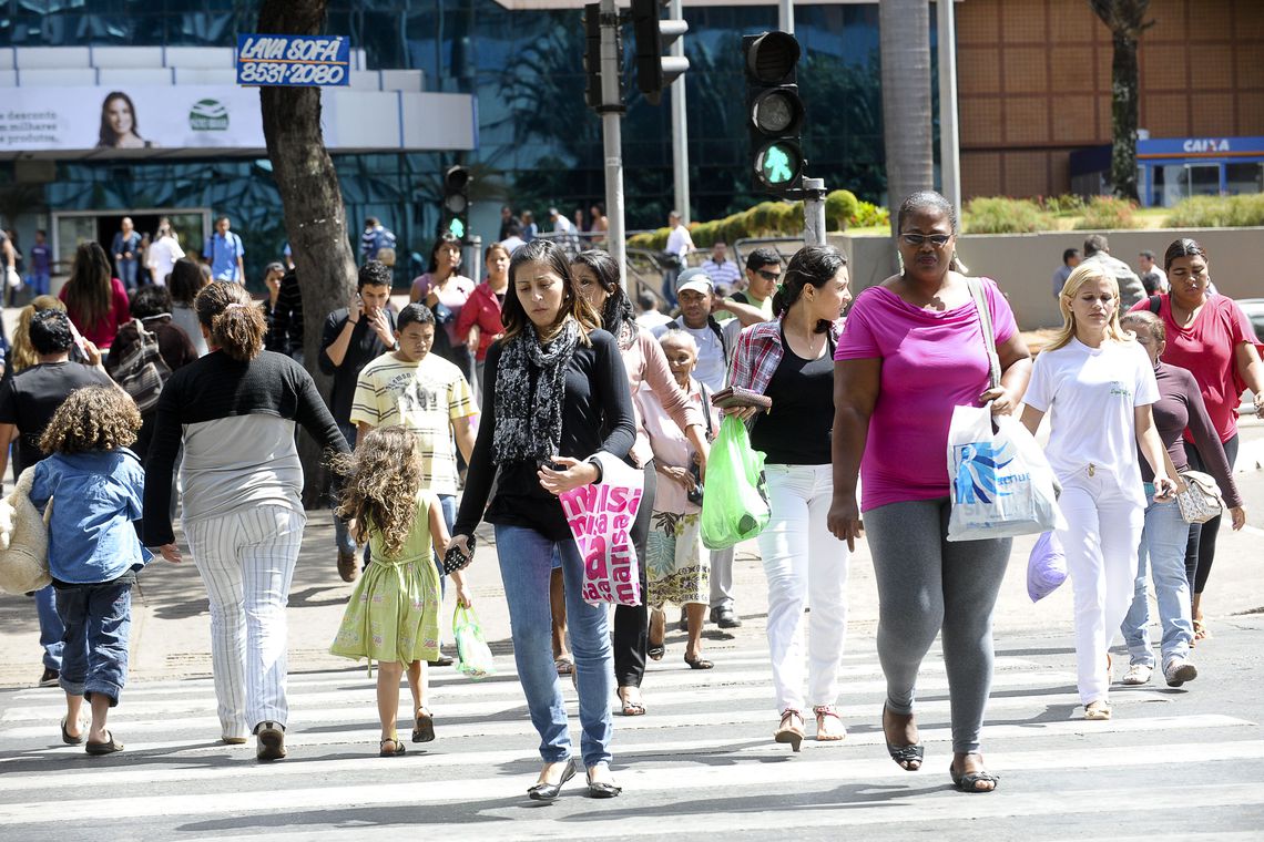 Taxa de desemprego recua para 11,8% em agosto Taxa de desemprego recua para 11,8% em agosto