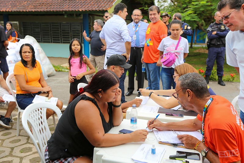 Manaus entrega kits de assist&ecirc;ncia humanit&aacute;ria para fam&iacute;lias afetadas pela  chuva - Portal do Marcos Santos