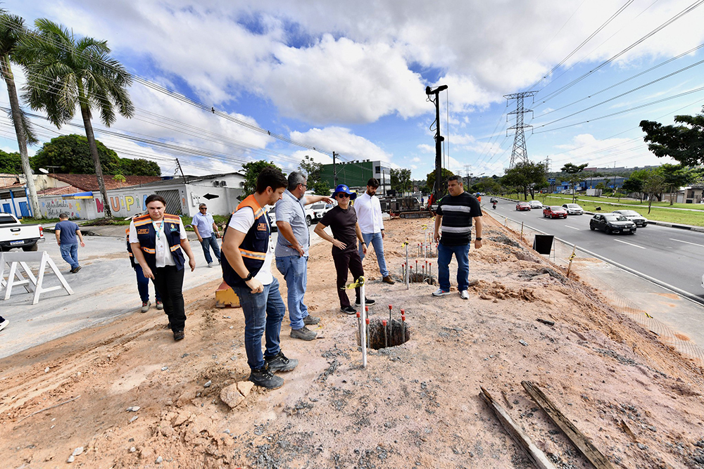 David Almeida vistoria diferentes frentes de obras de infraestrutura em Manaus - Portal do Marcos Santos