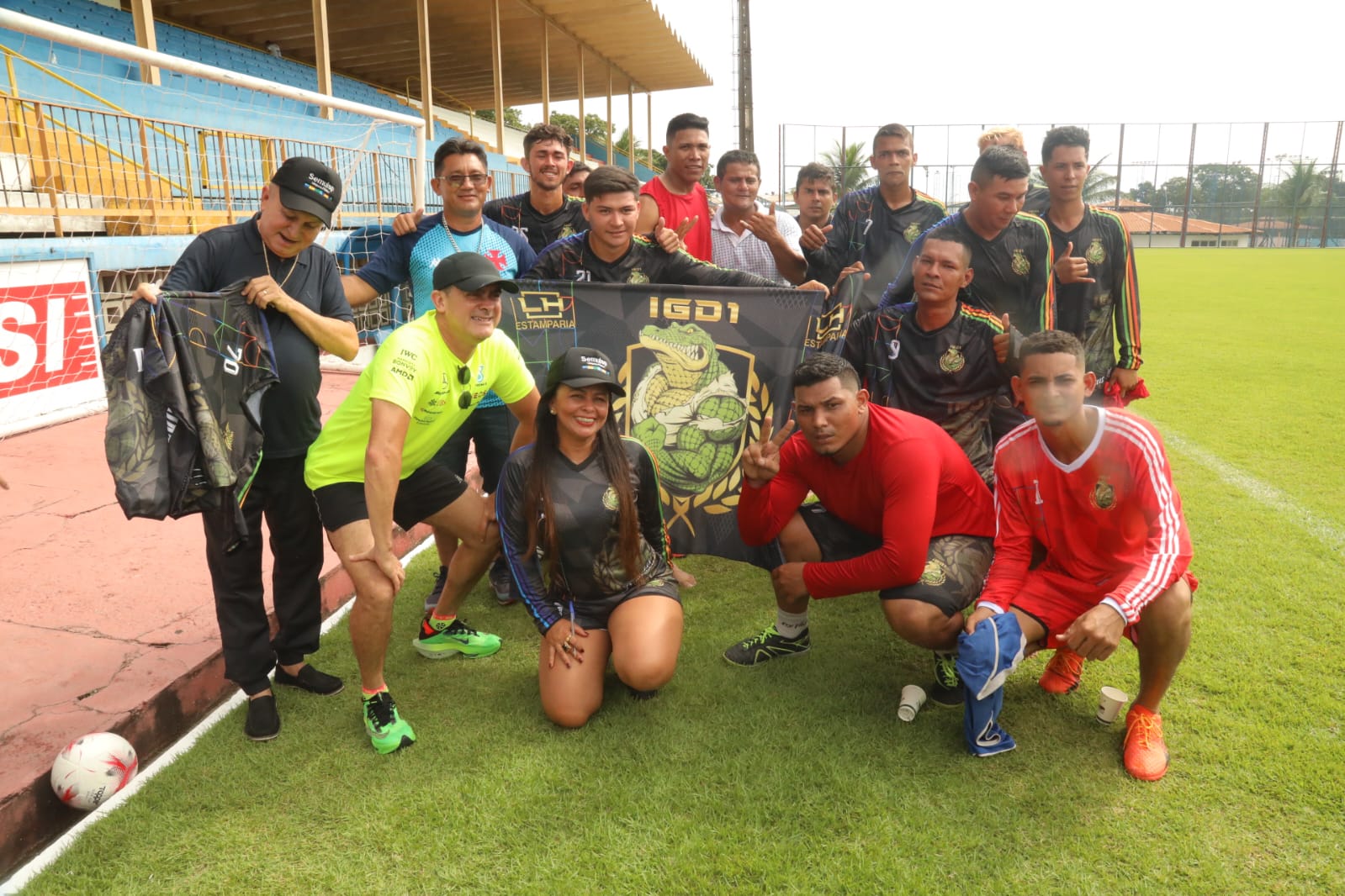 Prefeitura realiza evento comemorativo em alus&atilde;o ao 'Dia do Gari' - Portal  do Marcos Santos