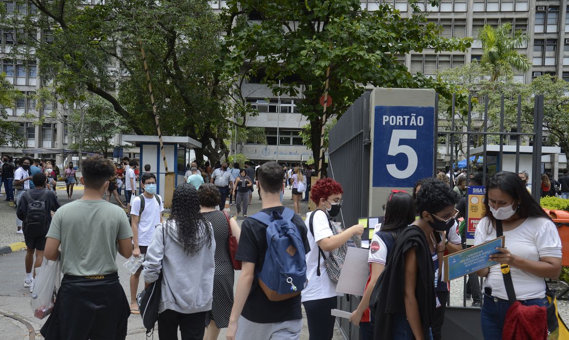 Nenhuma universidade brasileira está entre as 100 melhores do mundo Nenhuma universidade brasileira está entre as 100 melhores do mundo