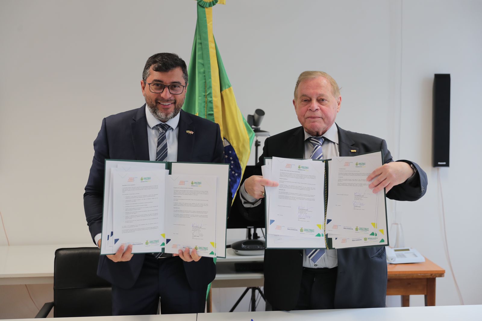 Wilson Lima assina coopera&ccedil;&atilde;o com o Conselho Mundial de Energia