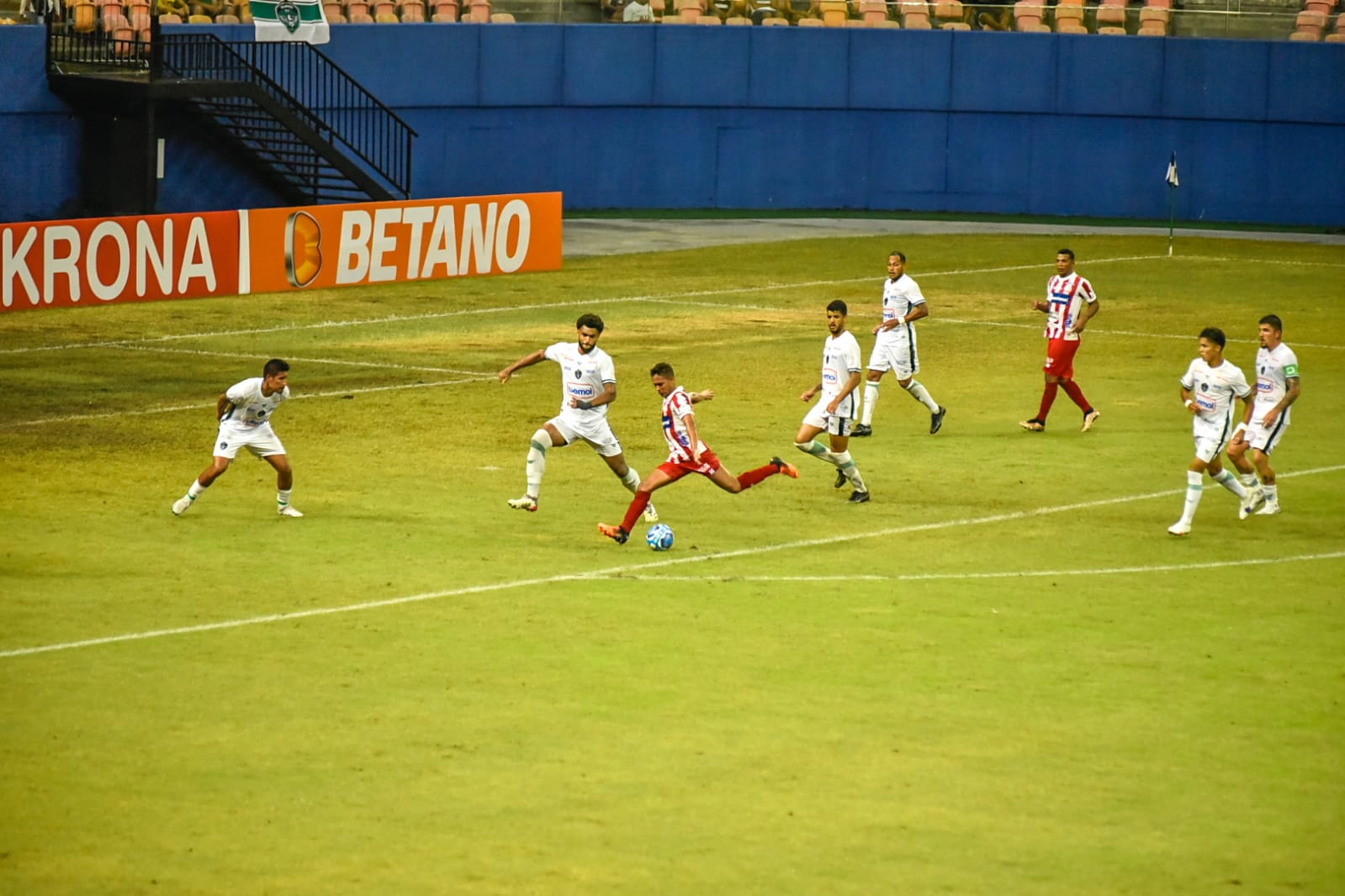 Manaus FC vira contra N&aacute;utico, na Arena da Amaz&ocirc;nia, estreando na S&eacute;rie C 2023