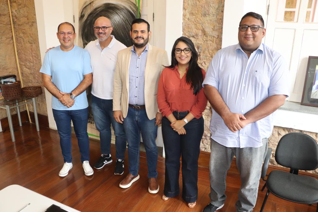 Prefeitura e vereadores de reúnem para discutir políticas culturais em Manaus Prefeitura e vereadores de reúnem para discutir políticas culturais em Manaus