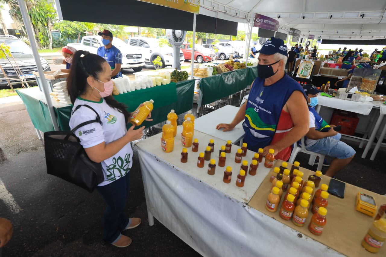 Feira de Produtos Regionais acontece nesta sexta (5) na praia da Ponta Negra