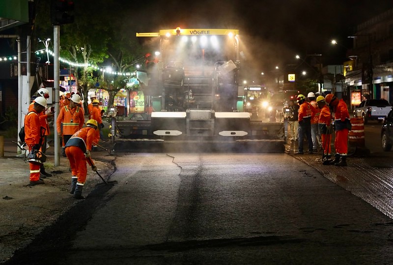 Principal avenida do Alvorada recebe 1,3 tonelada de asfalto