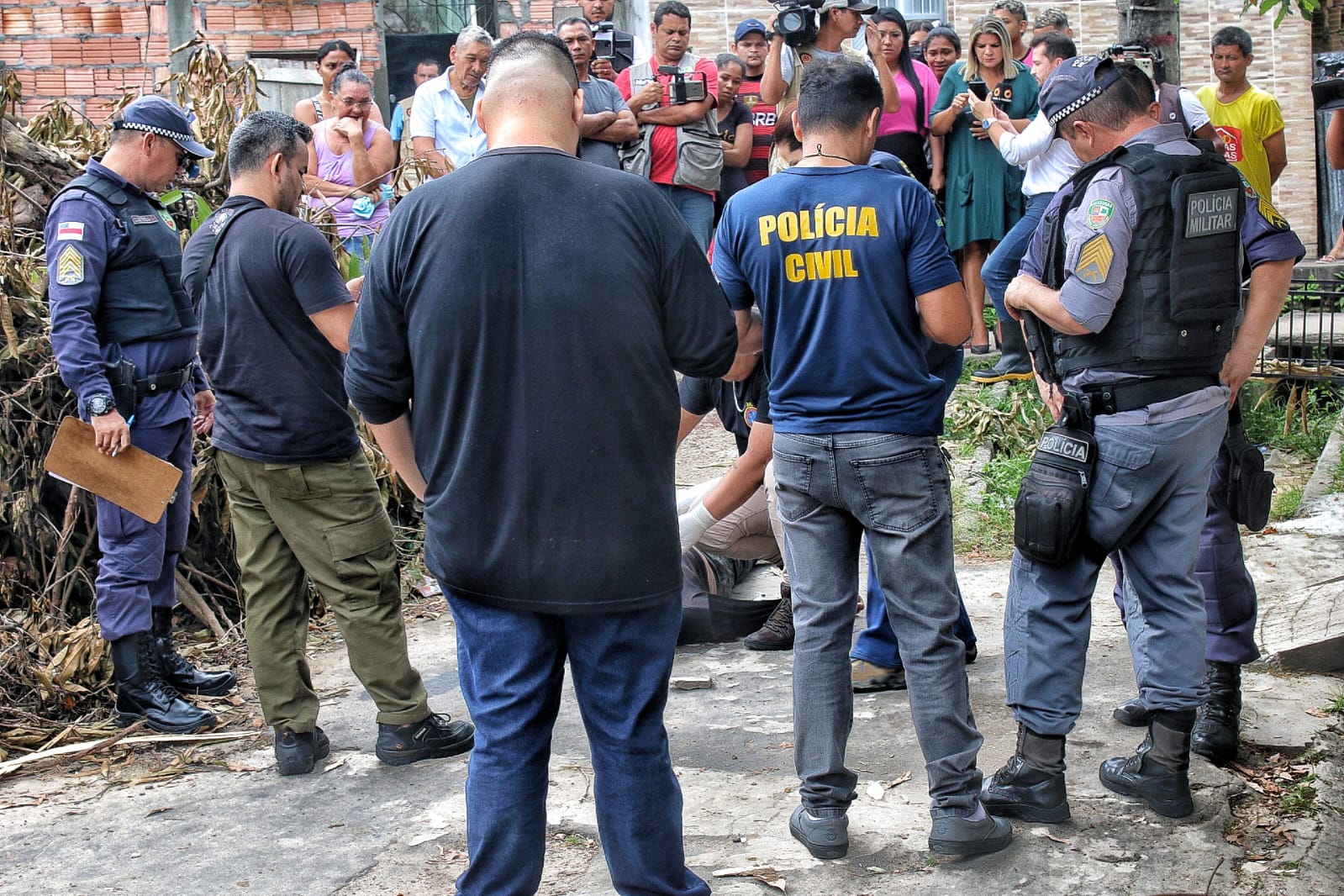 Ao sair para comprar p&atilde;o, homem &eacute; executado a tiros no Petr&oacute;polis
