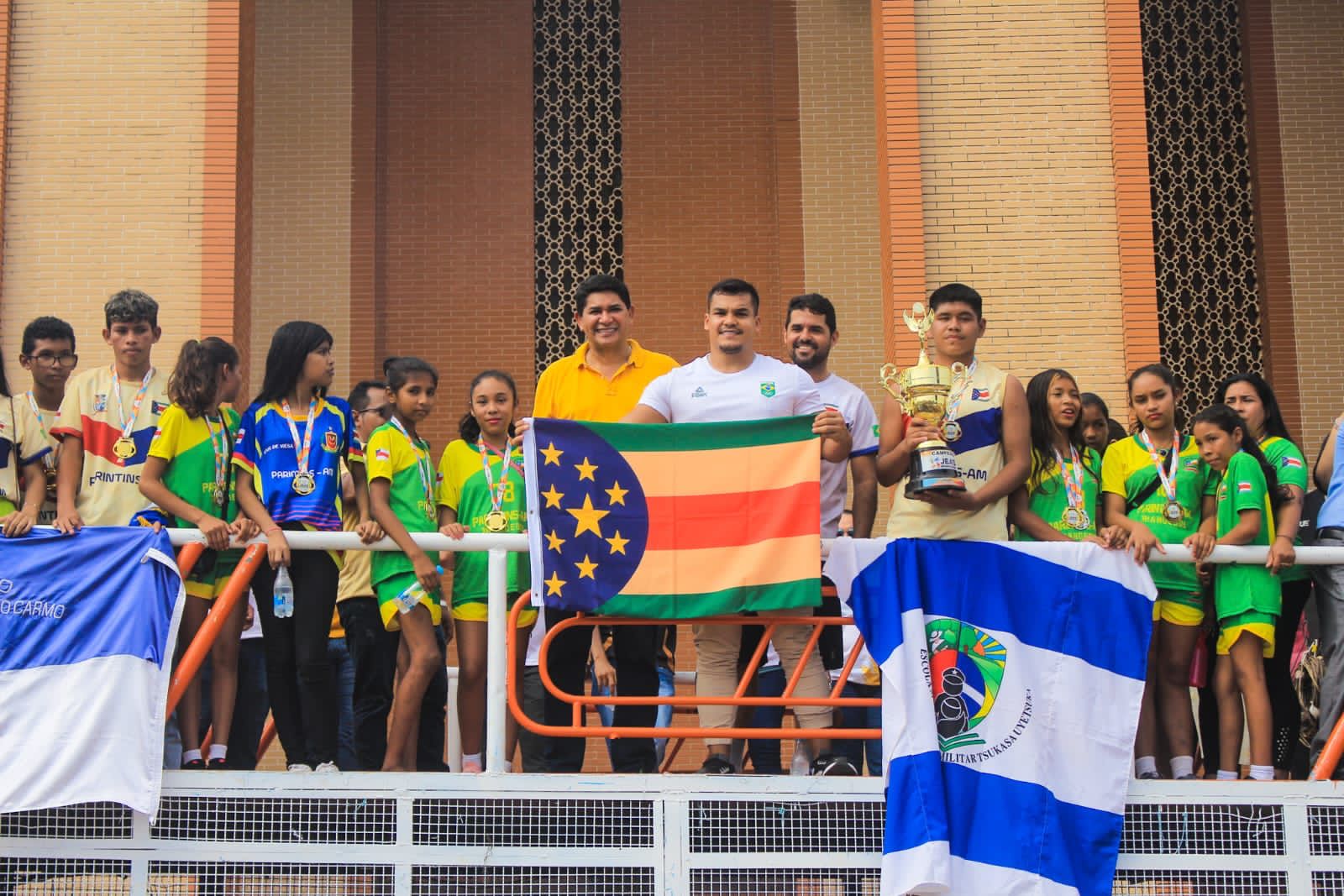 Parintins homenageia recordista brasileiro no lançamento de dardo e campeões do JEAs - Pólo III Parintins homenageia recordista brasileiro no lançamento de dardo e campeões do JEAs - Pólo III