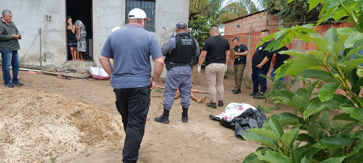 “Paraíba” é executado com tiros na cabeça na Colônia Antônio Aleixo “Paraíba” é executado com tiros na cabeça na Colônia Antônio Aleixo