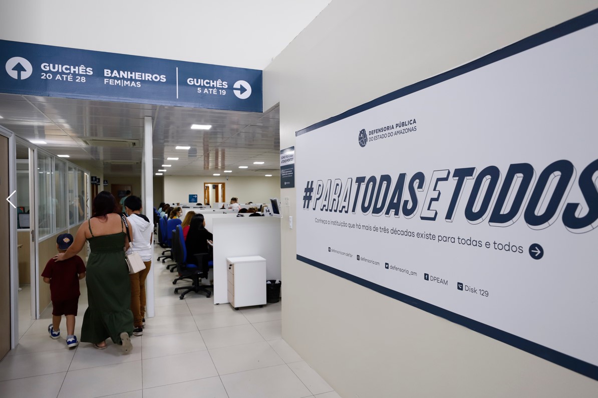Pais que moram em países diferentes chegam a acordo de guarda compartilhada de criança de 4 anos Pais que moram em países diferentes chegam a acordo de guarda compartilhada de criança de 4 anos