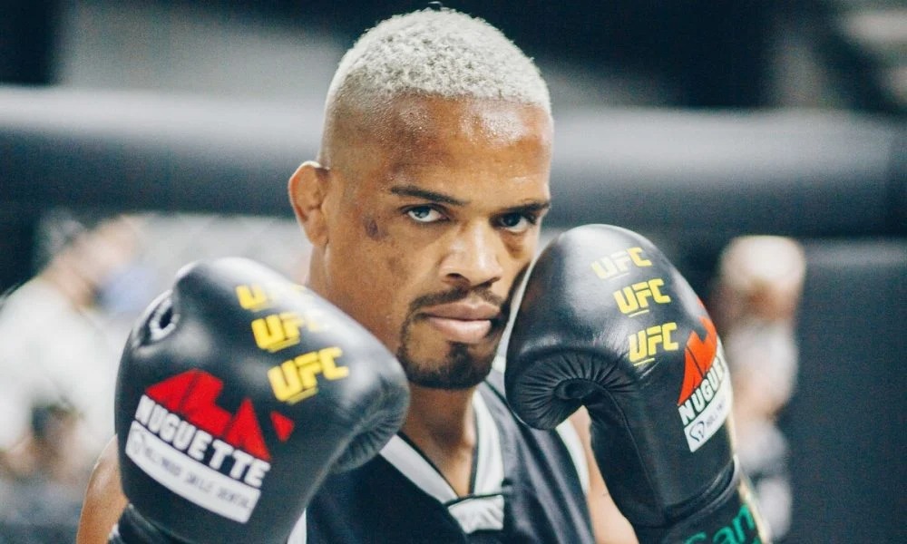 De menino de rua a estrela do MMA, Alan Nuguette &eacute; homenageado na CMM
