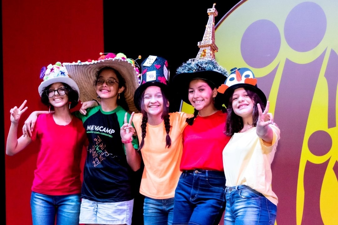 Nova Igreja Batista apresenta ‘Noite do chapéu maluco’, outro grande sucesso de público Nova Igreja Batista apresenta ‘Noite do chapéu maluco’, outro grande sucesso de público