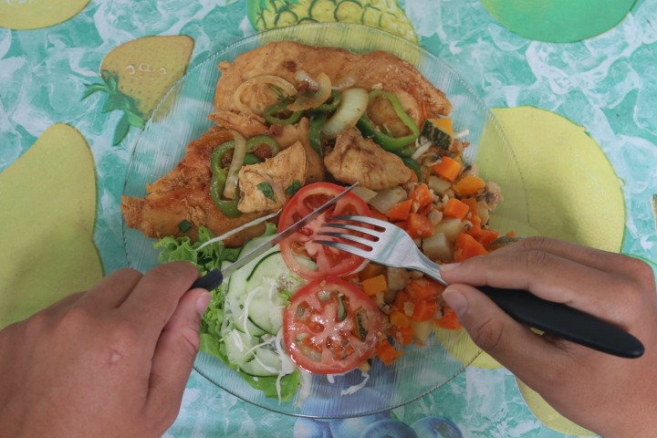 Nutr&oacute;loga d&aacute; dicas de cuidados com alimenta&ccedil;&atilde;o para quem tem esclerose m&uacute;ltipla