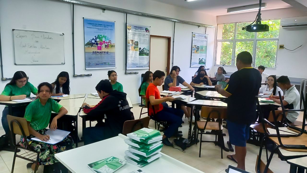 Alunos de Itacoatiara participam de programas voltados para o ensino-aprendizagem de matemática Alunos de Itacoatiara participam de programas voltados para o ensino-aprendizagem de matemática