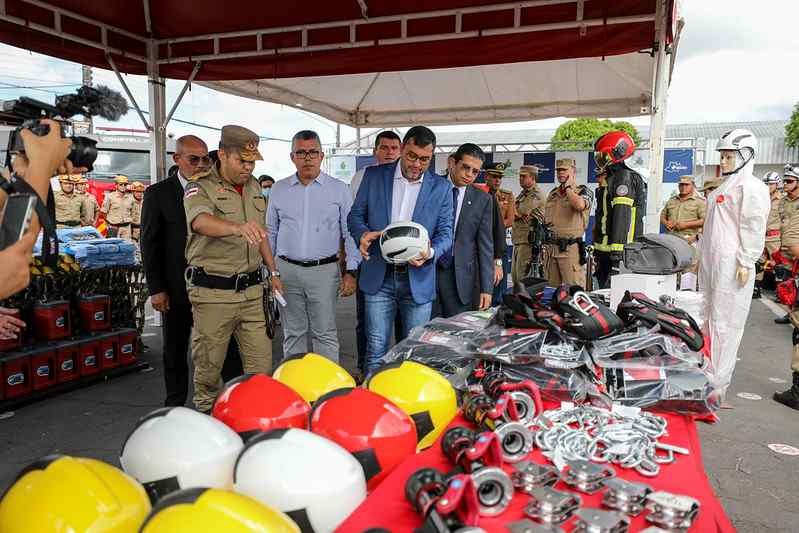 Wilson Lima entrega 3,3 mil novos veículos e equipamentos para as forças de segurança pública Wilson Lima entrega 3,3 mil novos veículos e equipamentos para as forças de segurança pública