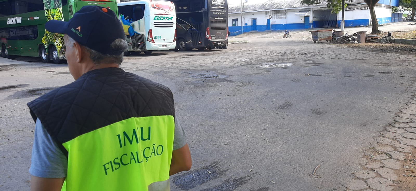 IMMU flagra uma série de infrações de trânsito na rodoviária de Manaus IMMU flagra uma série de infrações de trânsito na rodoviária de Manaus