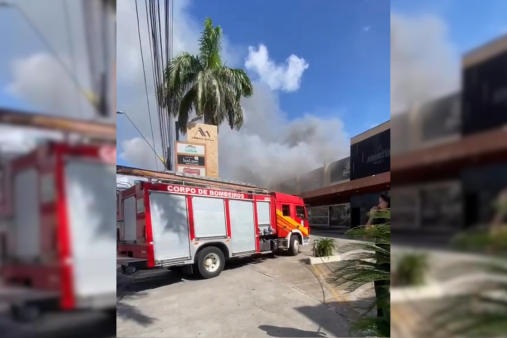 Incêndio atinge centro comercial perto da Arena da Amazônia Incêndio atinge centro comercial perto da Arena da Amazônia