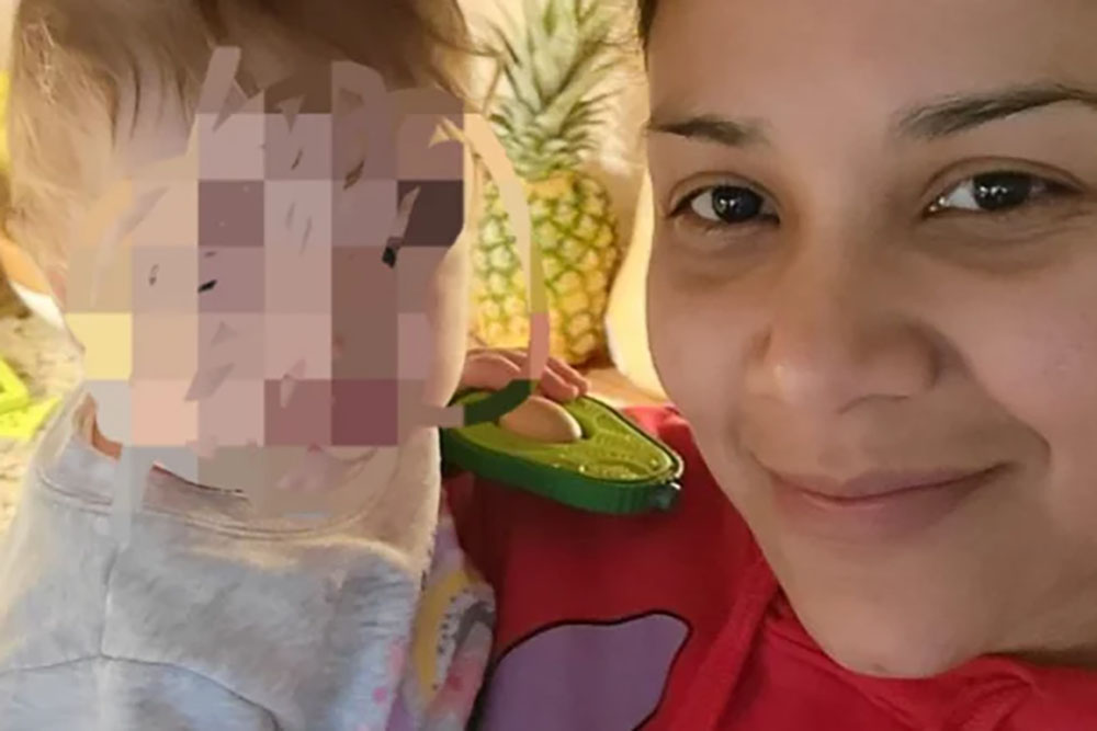 Mãe manauara, acusada pelo marido e sob fiança, luta nos EUA para rever filha de 10 meses Mãe manauara, acusada pelo marido e sob fiança, luta nos EUA para rever filha de 10 meses