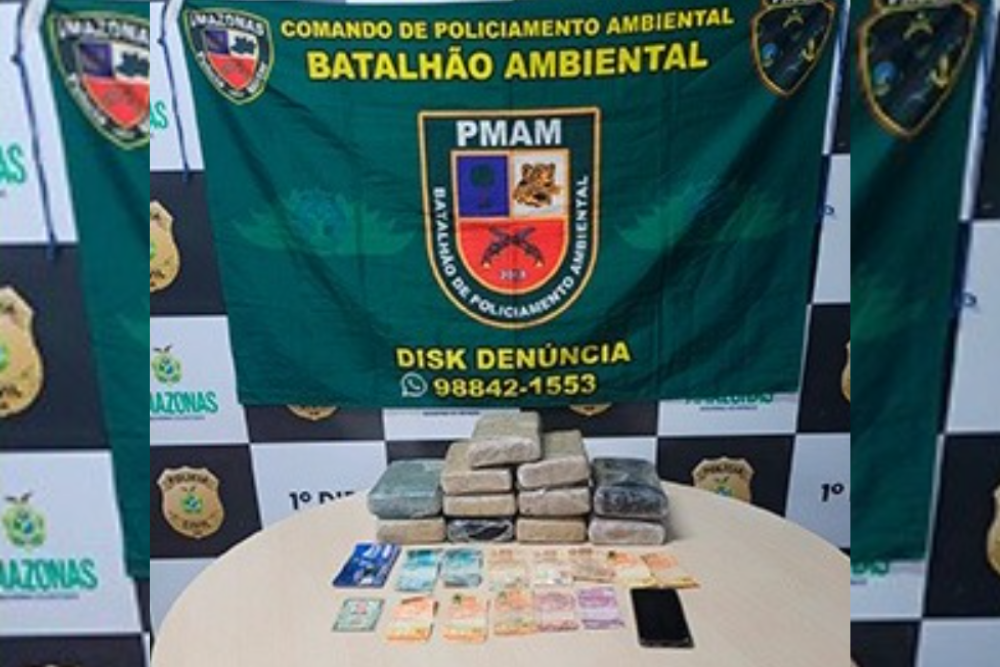 Mulher é presa com 11 tabletes de maconha em embarcação no Centro de Manaus Mulher é presa com 11 tabletes de maconha em embarcação no Centro de Manaus