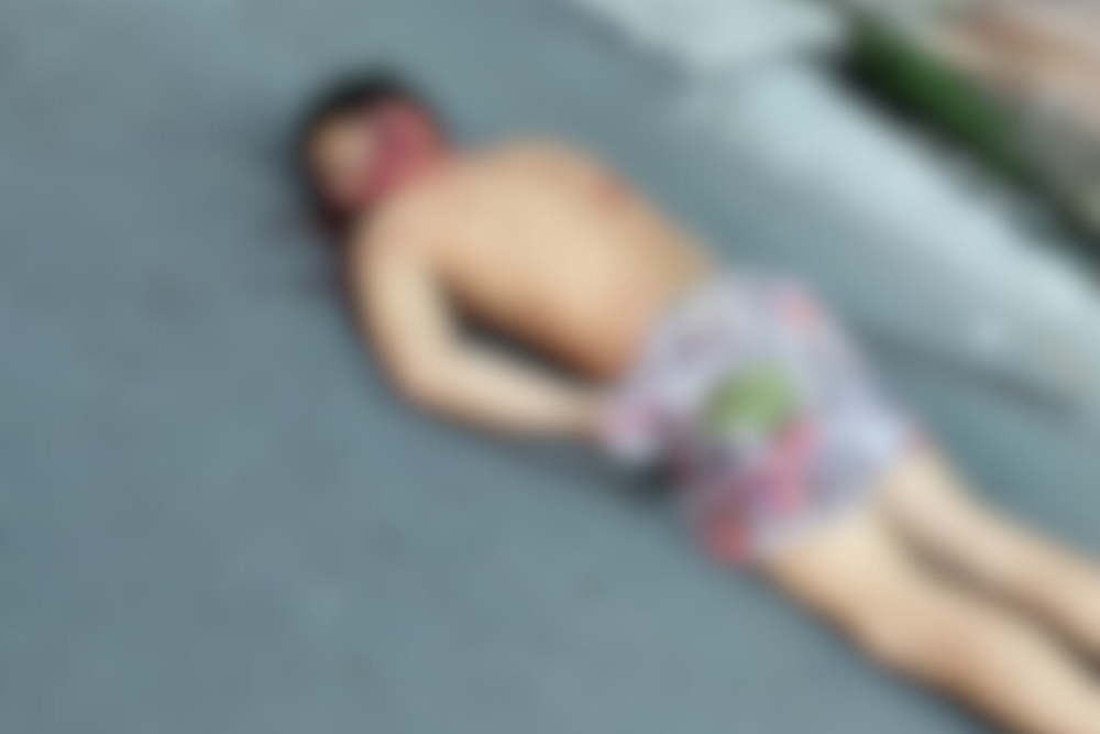 Corpo é encontrado com marcas de tiro e quase decapitado no Mutirão Corpo é encontrado com marcas de tiro e quase decapitado no Mutirão