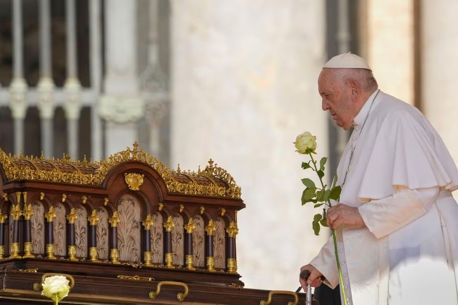 Papa Francisco diz que está com bronquite aguda e infecciosa