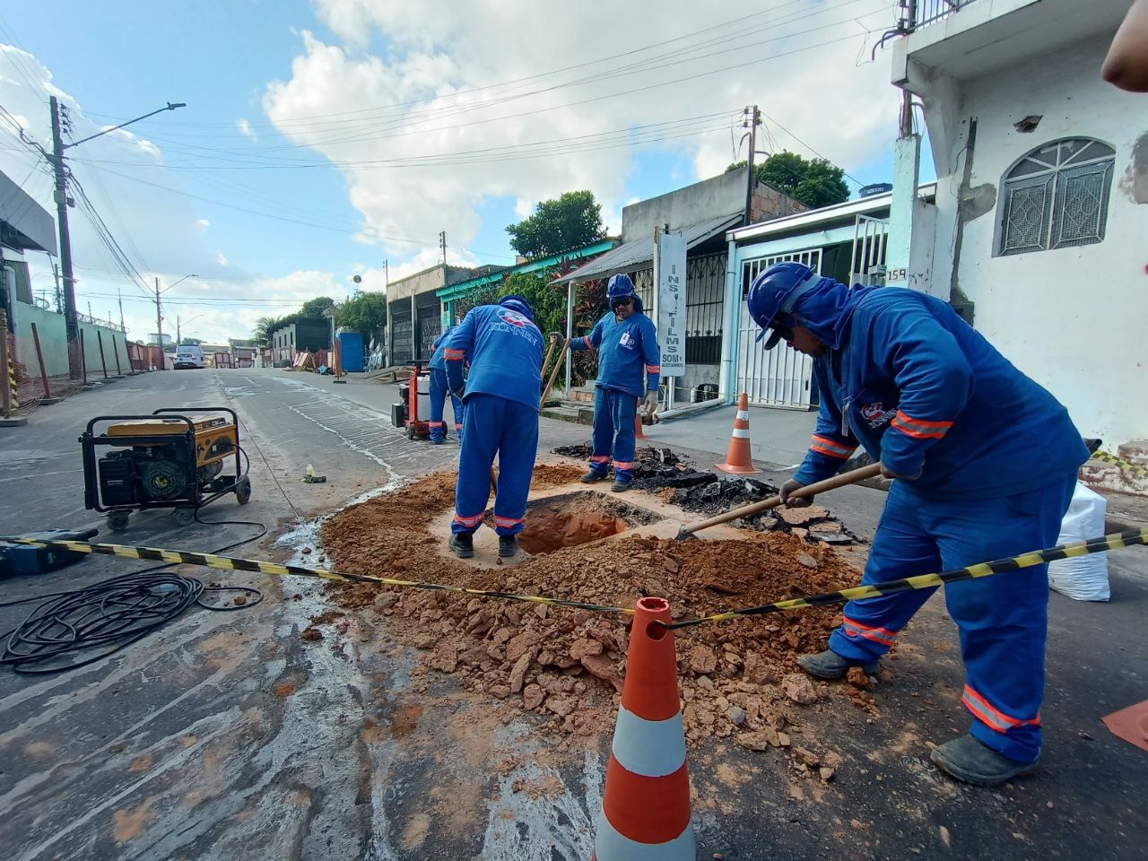 Obras de moderniza&ccedil;&atilde;o de adutora na zona Oeste v&atilde;o beneficiar 900 mil pessoas