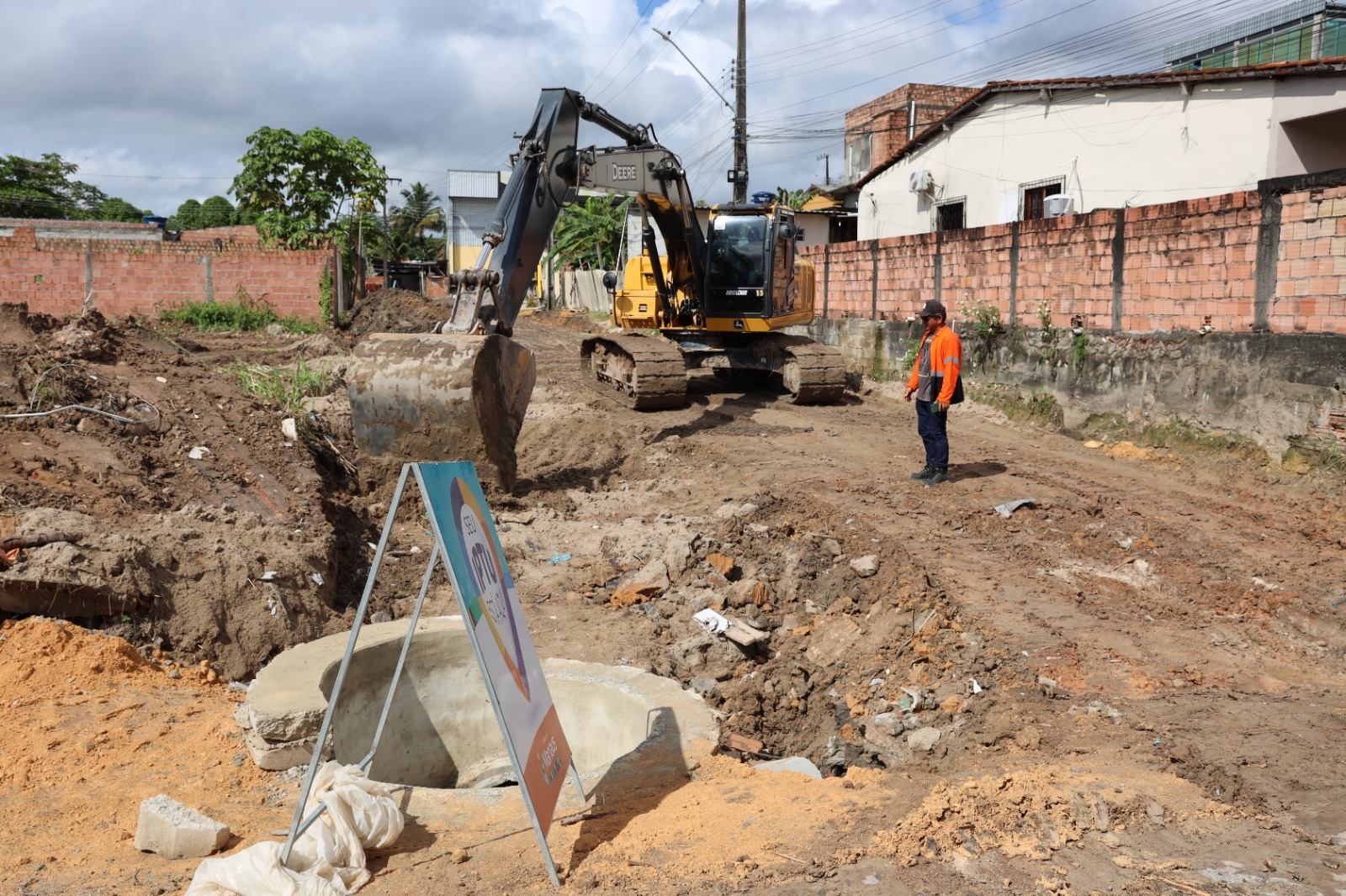 Seminf implanta 120 metros de rede de drenagem profunda no Parque das Laranjeiras
