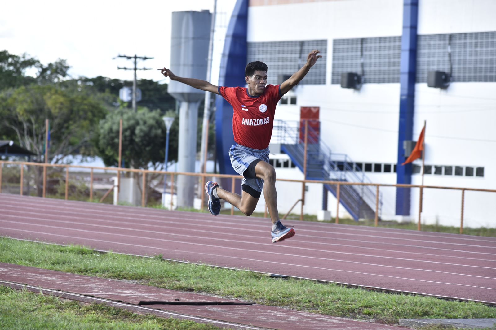 Atletas amazonenses competem no 49&deg; Trof&eacute;u Norte-Nordeste de Atletismo, em Recife