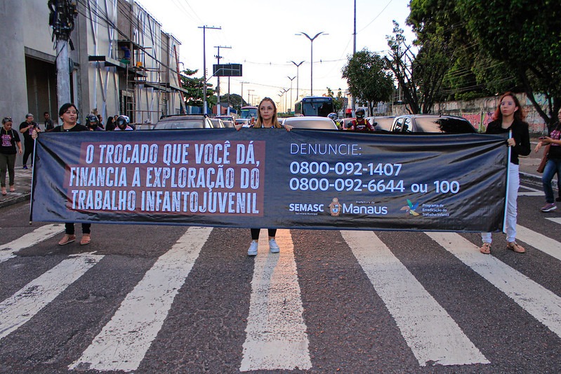 Campanha de sensibiliza&ccedil;&atilde;o contra o trabalho infantil &eacute; retomada nas ruas de Manaus