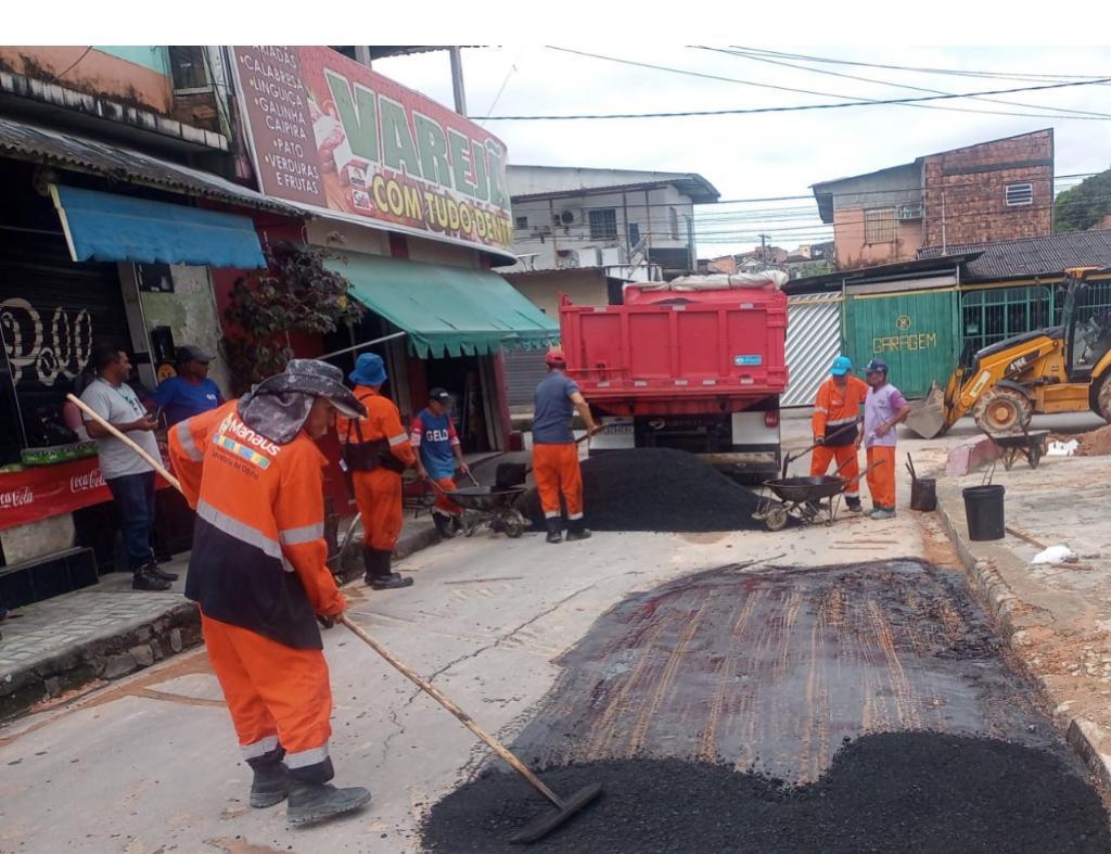Rua do conjunto Cidad&atilde;o IX recebe recapeamento ap&oacute;s 15 anos sem manuten&ccedil;&atilde;o