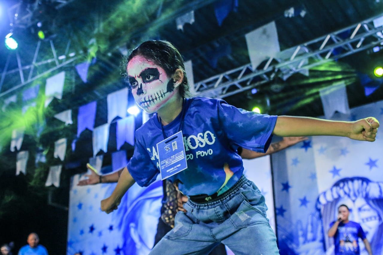 Pequena pajerana do Caprichoso quebra paradigma e emociona p&uacute;blico na Tarde Alegre Infantil