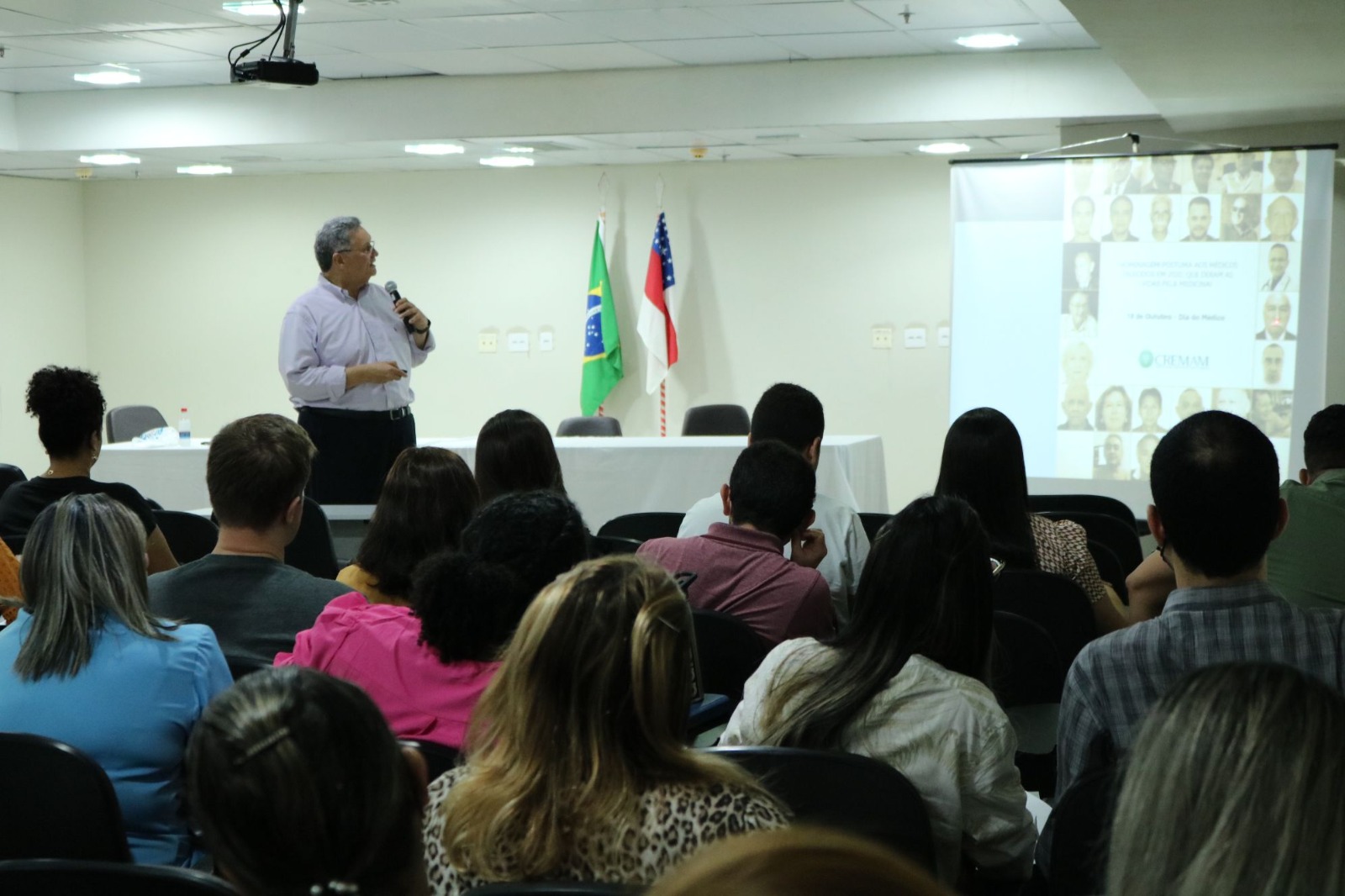 FCecon capacita mais de 240 profissionais de saúde para tratamento de fumantes FCecon capacita mais de 240 profissionais de saúde para tratamento de fumantes
