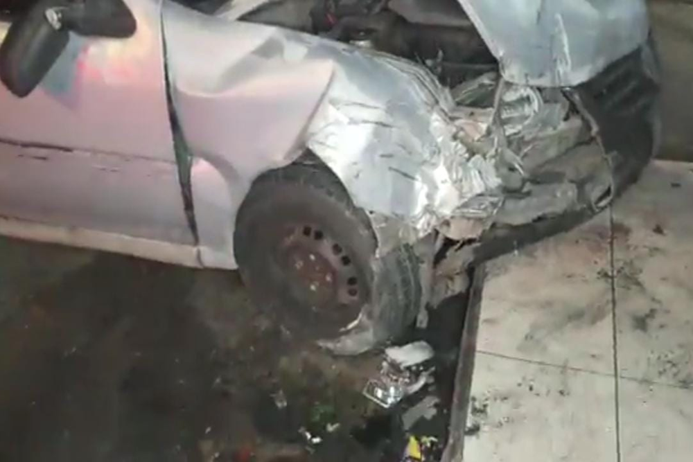 Idoso sofre "apagão" enquanto dirigia e atropela homem na avenida Alphaville Idoso sofre "apagão" enquanto dirigia e atropela homem na avenida Alphaville